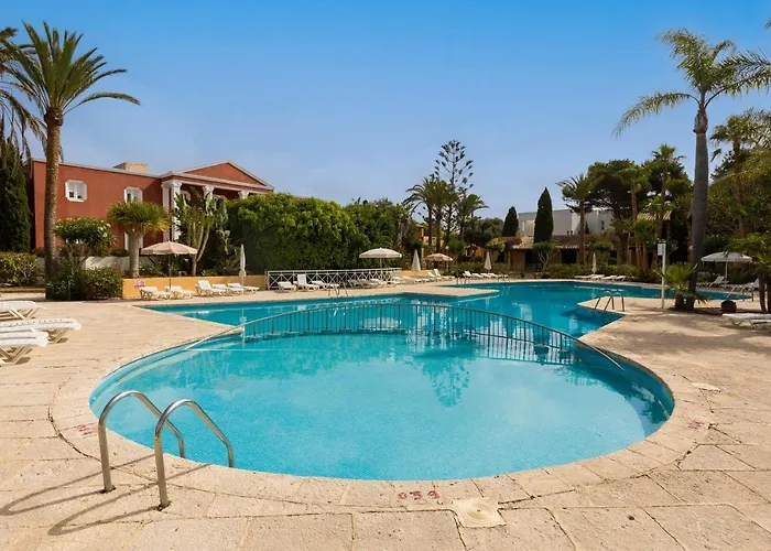 Pueblo Menorquin Hotel *